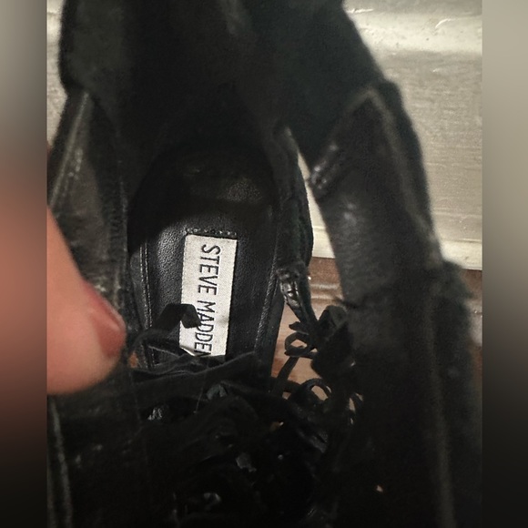 Steve Madden Fringly Black Heels - size 8 - Picture 5 of 7
